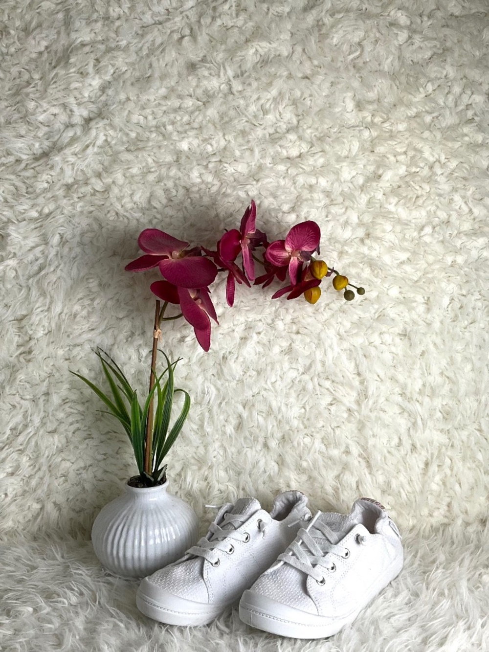 ROXY WOMEN'S WHITE LACE-UP SNEAKERS~SIZE 7.5